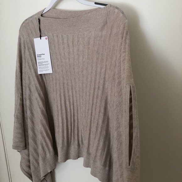 Lulu lemon Forward Flow Poncho - Picture 2 of 4